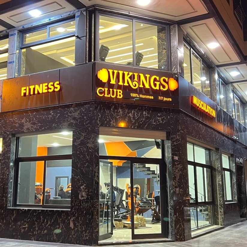 Façade du Vikings Club Tanger, salle de sport premium pour hommes